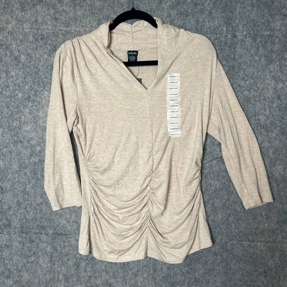 Rafaella women's Size Medium Nwt ivory ruched front top v neck casual‎ top
